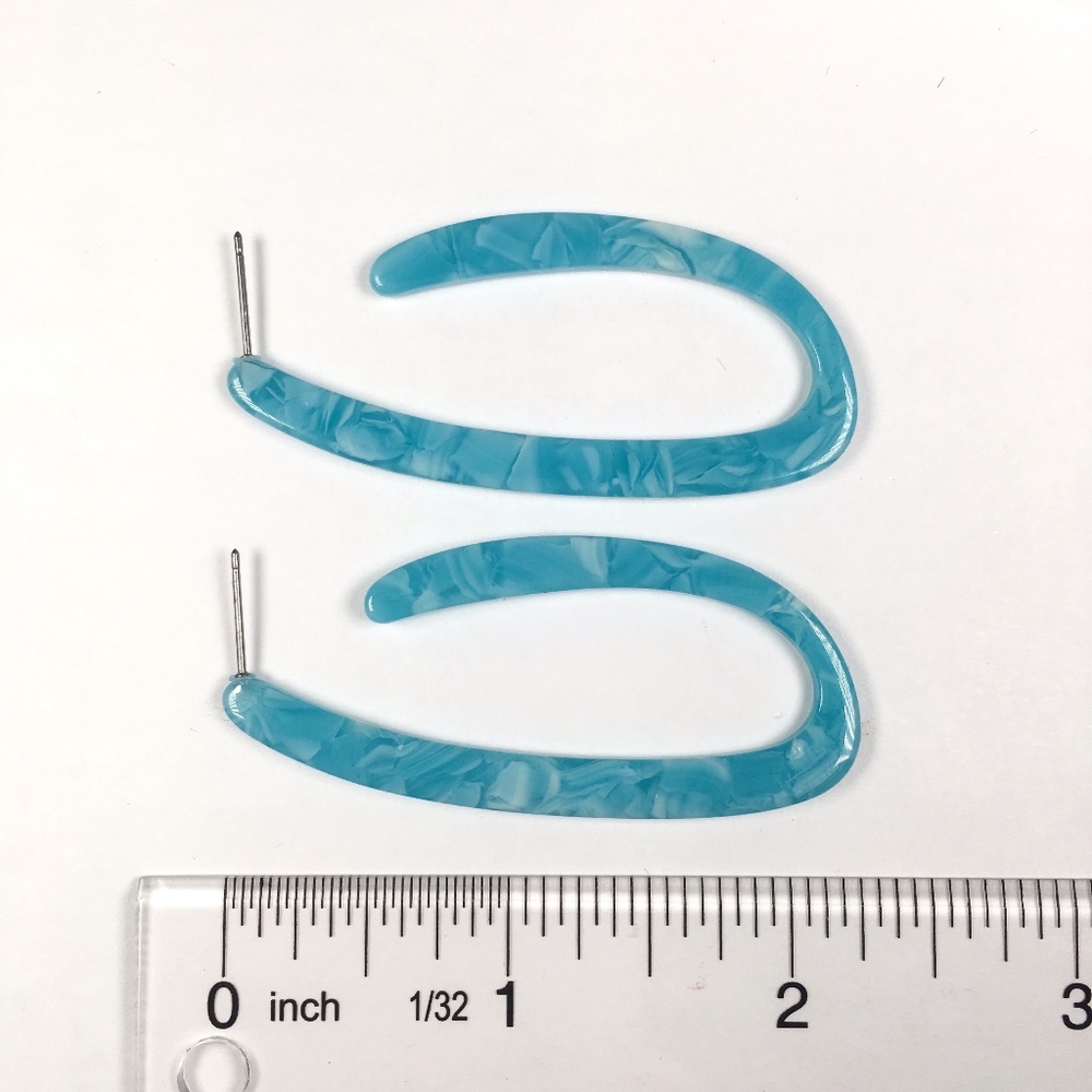 Resin Tortoise Shell Elongated Hoop Earrings - Picture 4 of 4